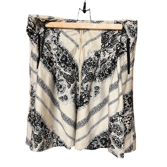 Fully lined skater skirt with front zipper, pretty pattern size 12 from Anthro - Picture 2 of 9